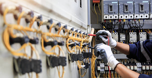 Professional Electrician technician working in Marion, TX